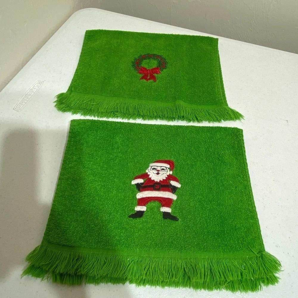 Set Of 2 Green Christmas Theme Hand Towel Bathroom Santa Wreath Embroide…
